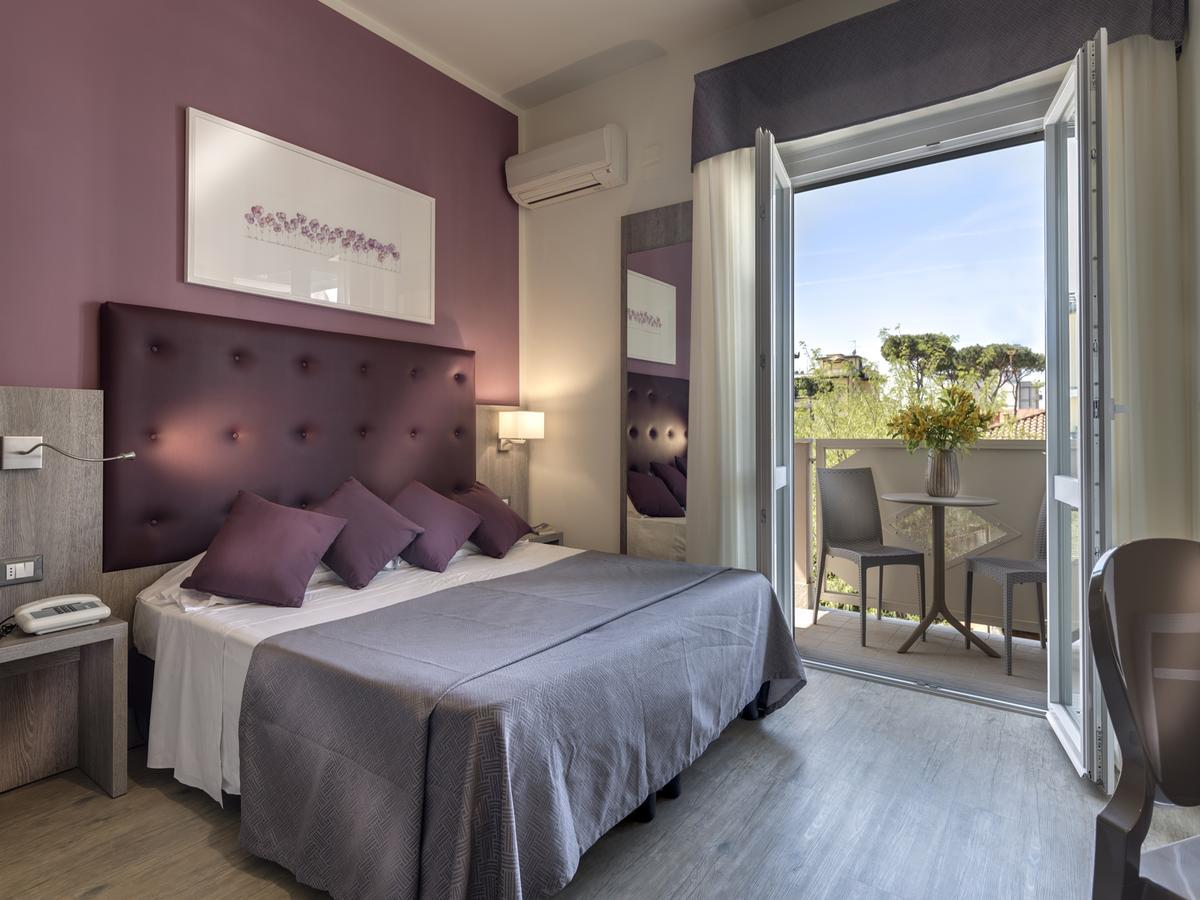 Hotel Azzurra Marina di Pietrasanta Exterior photo
